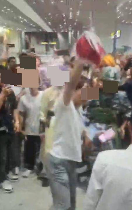 男子漫展附近扮演辱华动漫角色被围攻<strong></p>
<p>莱特币交易平台</strong>，主办方回应，警方称已掌握情况