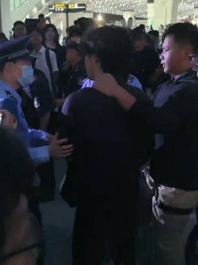 男子漫展附近扮演辱华动漫角色被围攻<strong></p>
<p>莱特币交易平台</strong>，主办方回应，警方称已掌握情况