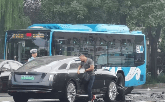 交警通报陈震劳斯莱斯事故！车辆或报废<strong></p>
<p>莱特币交易平台</strong>，维修费堪比车价？