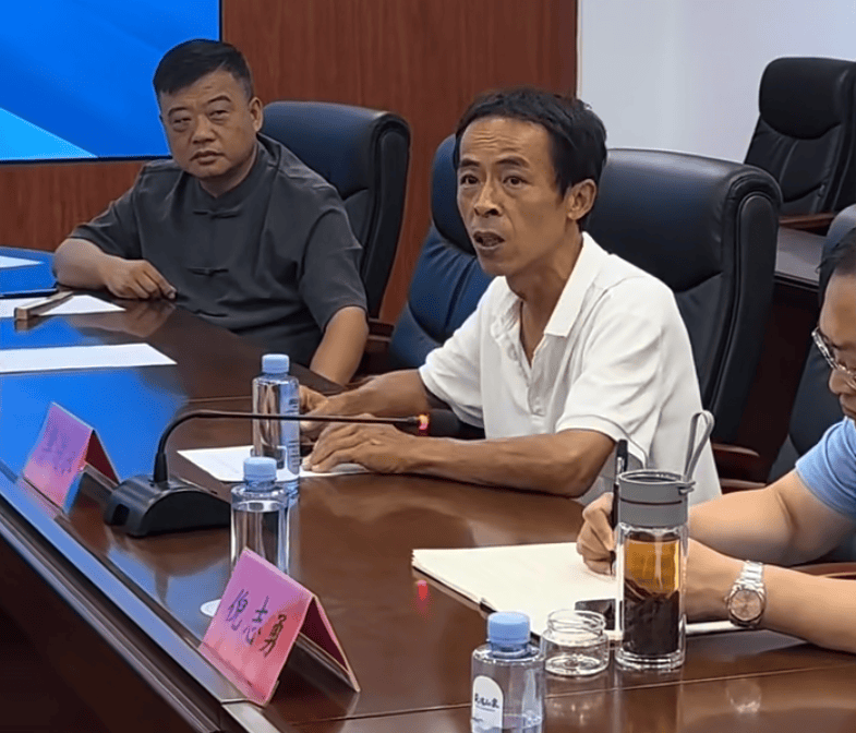 鸡排哥身后<strong></p>
<p>莱特币交易平台</strong>，景德镇着急了