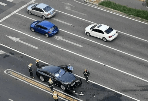 比亚迪车主多处骨折<strong></p>
<p>BSV交易平台</strong>，其妻发声：往后日子不知怎么过！陈震车祸后再度致歉