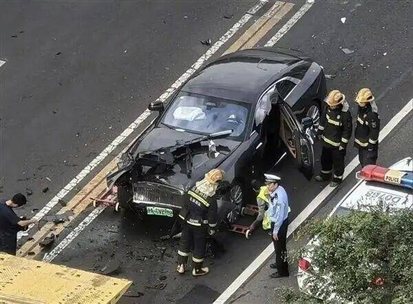 陈震谈劳斯莱斯车祸后续：对方为网约车<strong></p>
<p>区块链挖矿交易平台</strong>，已联系到伤者家属，会全力支付应该负担的赔偿